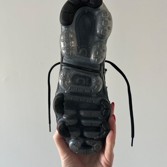 Women’s size 8 Nike Air Vapor Max - Worn twice - Picture 3 of 4